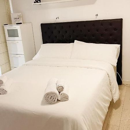 Apartamento Accogliente Loft A 8 Min Dal Duomo Milán Exterior foto